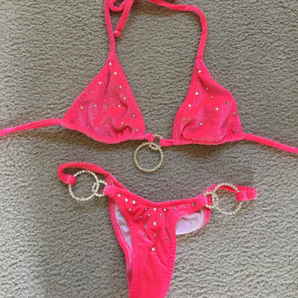 Peach buns pink competition bikini